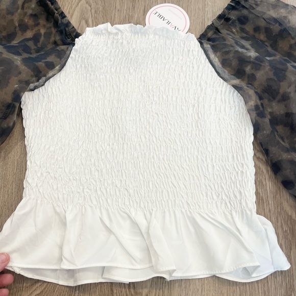 NWT Available Ruffle and Puff Sleeve Top - Picture 5 of 7